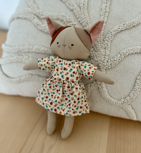 Mini cica